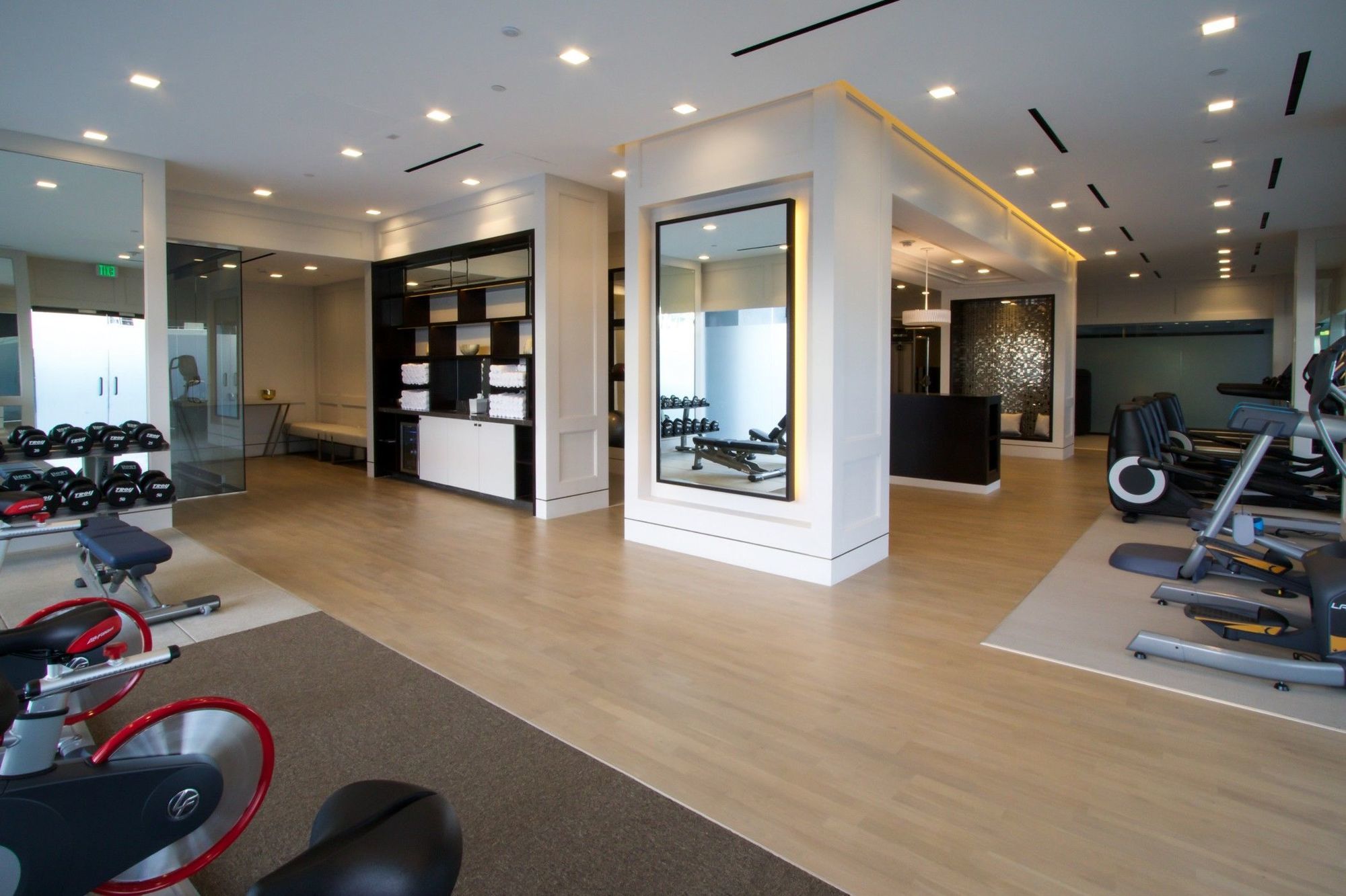 เดอะลอนดอน เวสต์ ฮอลลีวูด แอต เบเวอร์ลี ฮิลล์ส Hotel West Hollywood ภายนอก รูปภาพ The gym at The Ivy