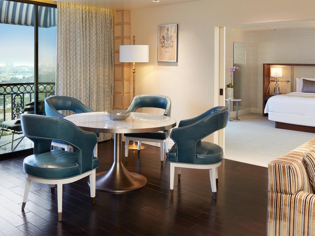 เดอะลอนดอน เวสต์ ฮอลลีวูด แอต เบเวอร์ลี ฮิลล์ส Hotel West Hollywood ภายนอก รูปภาพ A suite at the JW Marriott Desert Springs Resort and Spa