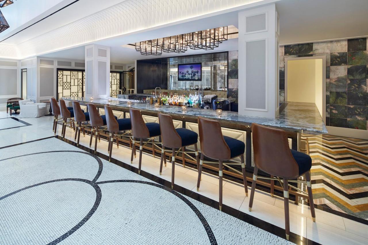 เดอะลอนดอน เวสต์ ฮอลลีวูด แอต เบเวอร์ลี ฮิลล์ส Hotel West Hollywood ภายนอก รูปภาพ The bar at the hotel